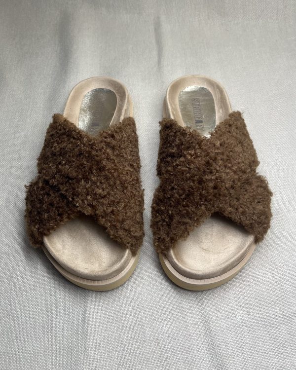 Stringart fur open back flat sandals
