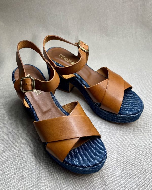 Stringart platform sandals