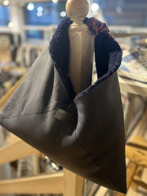 Guanabana medium reversible shoulder bag