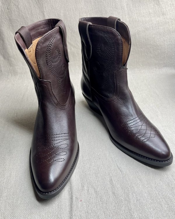 JULiE DEE cowboy leather  boots