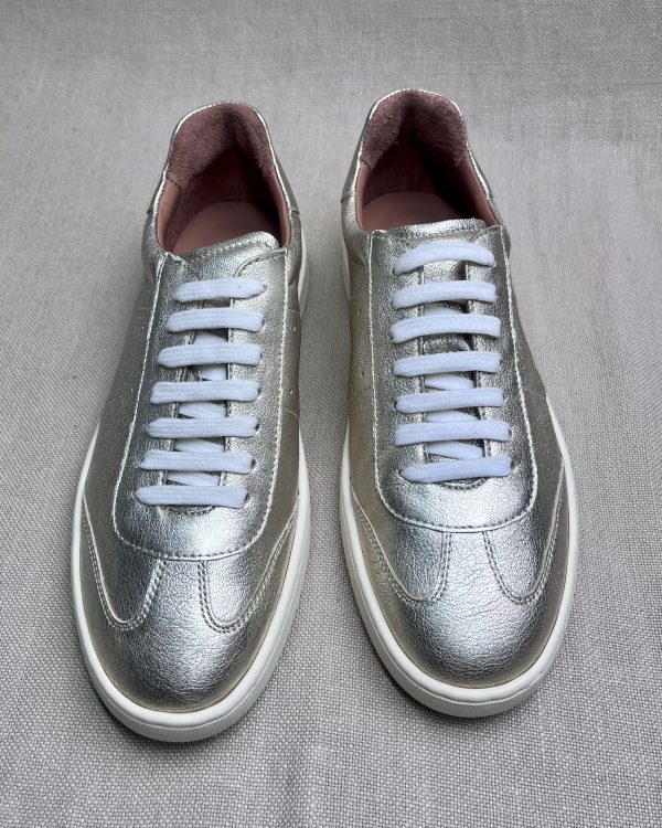 Triver Flight Gold Metallic Sneakers