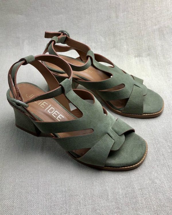 JULiE DEE suede sandals