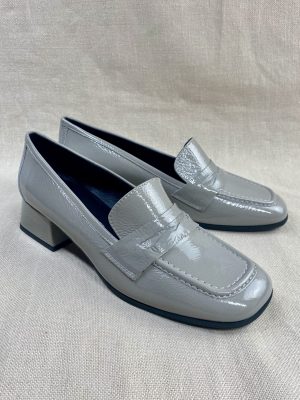 JULiE DEE patent-leather loafers