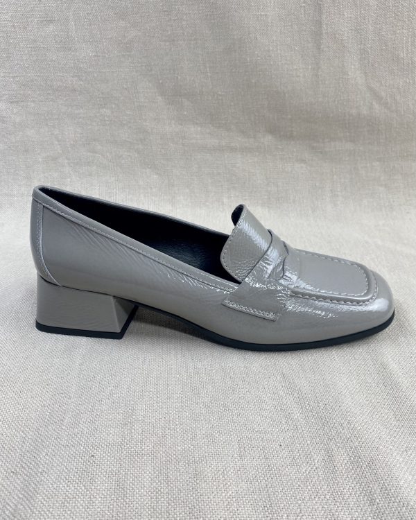 JULiE DEE patent-leather loafers - Image 2