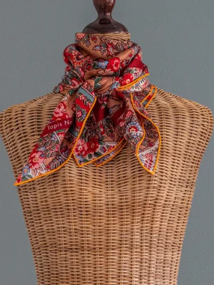 Tapis Noir classical French mirror scarf