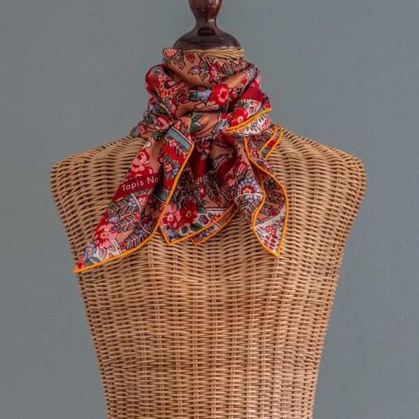 Tapis Noir classical French mirror scarf