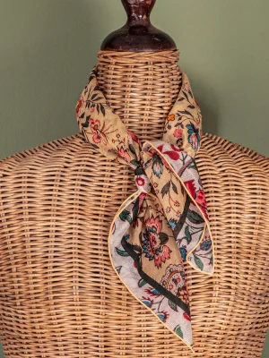 Tapis Noir Light double flower scarf