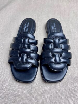 Triver Flight Leather Sliders