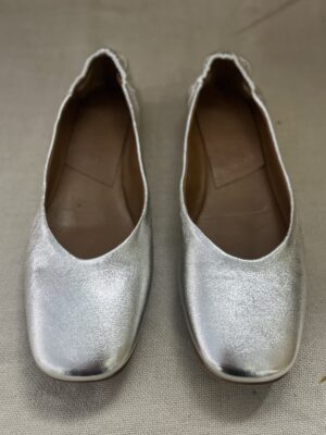 Julie Dee Ballerina flats
